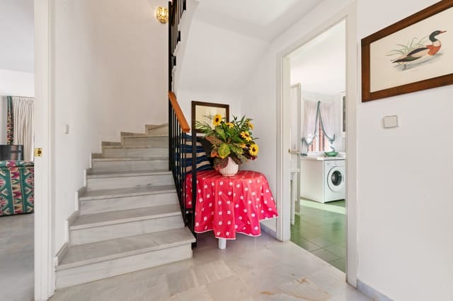 Casa de 4 habitaciones en Marbella en venta con piscina garaje - 559.000 € (Ref: 9084713)