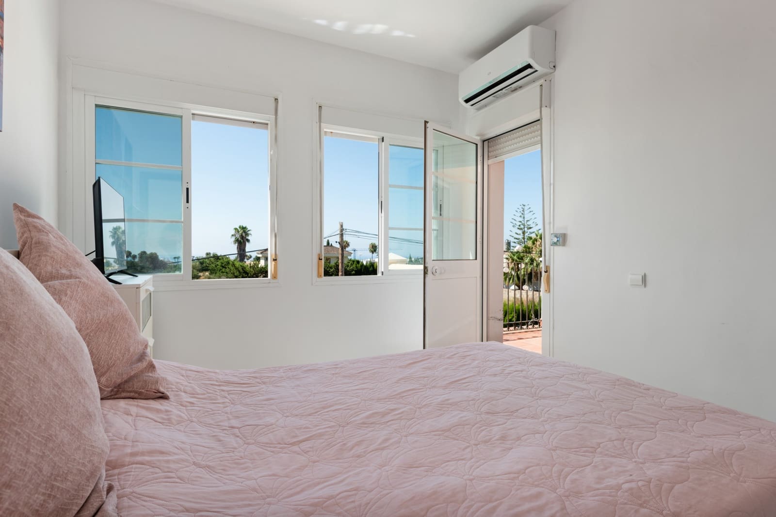 4 bedroom Villa for sale in Bel-Air with pool garage - € 795,000 (Ref: 9108253)