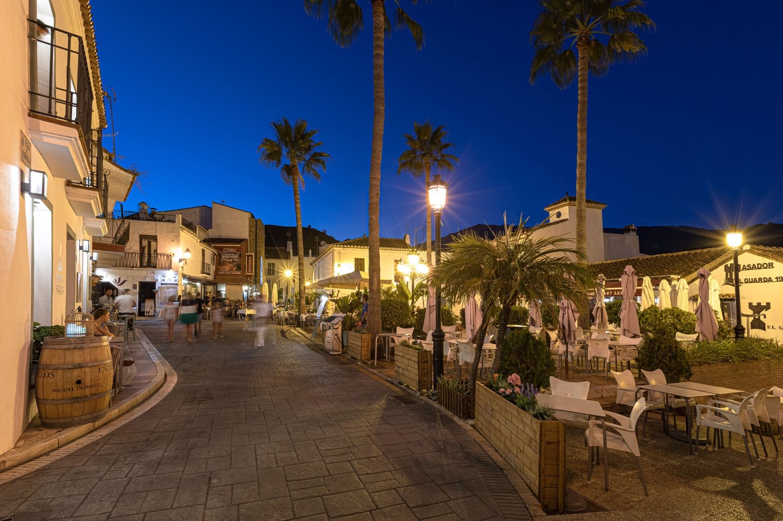 2 bedroom Apartment for sale in Benahavis with pool garage - € 430,000 (Ref: 9141022)