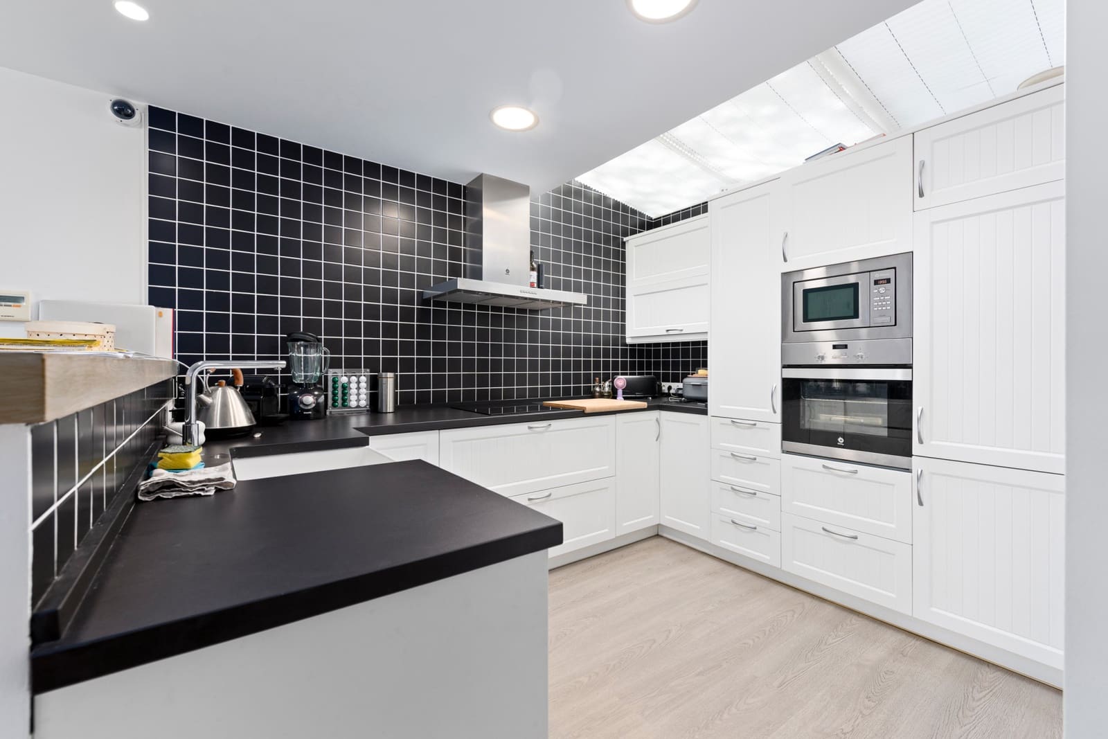 4 soveværelse Byhus til salg i La Quinta med garage - € 799.000 (Ref: 9159049)