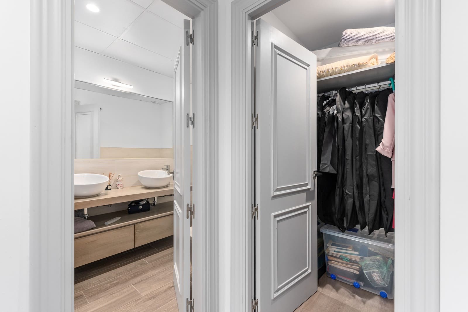 4 soveværelse Byhus til salg i La Quinta med garage - € 799.000 (Ref: 9159049)