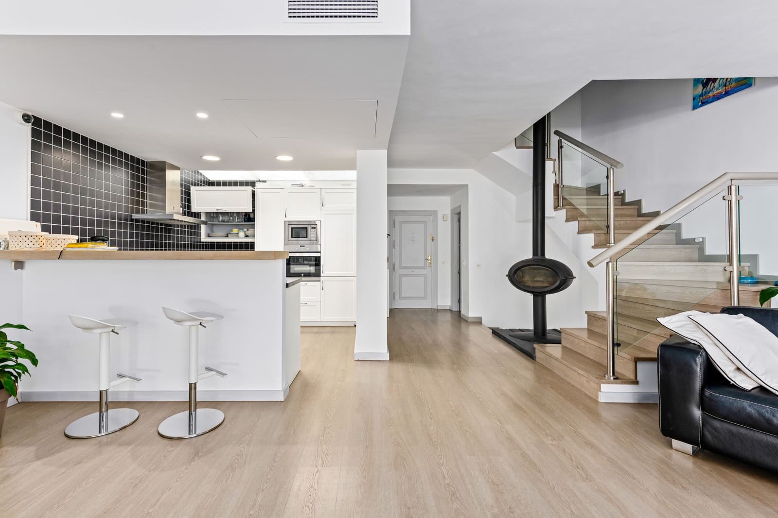 4 soveværelse Byhus til salg i La Quinta med garage - € 799.000 (Ref: 9159049)