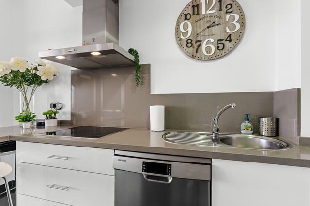 3 sypialnia Apartament na sprzedaż w Manilva z basenem garażem - 349 950 € (Ref: 9201989)