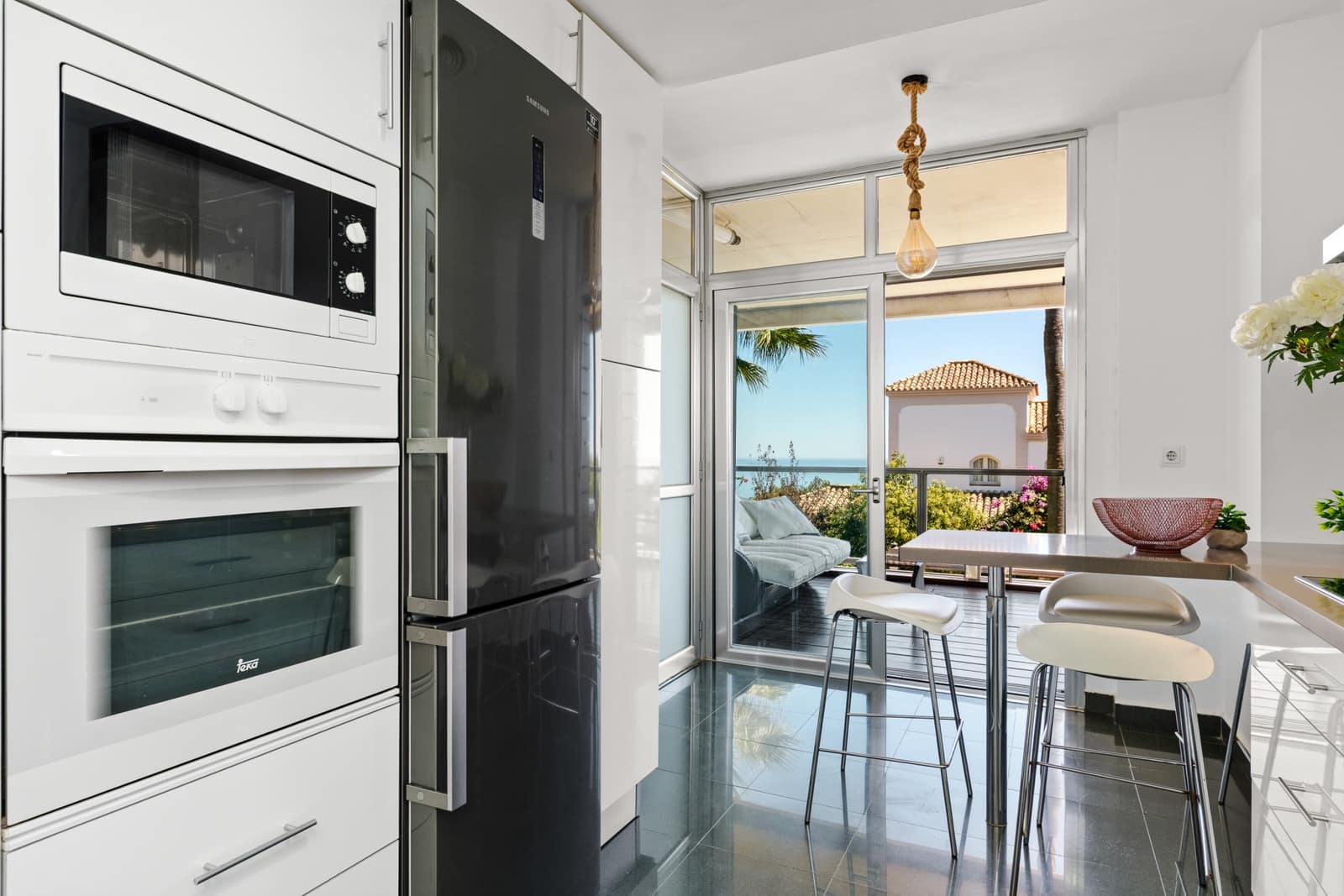 3 sypialnia Apartament na sprzedaż w Manilva z basenem garażem - 349 950 € (Ref: 9201989)