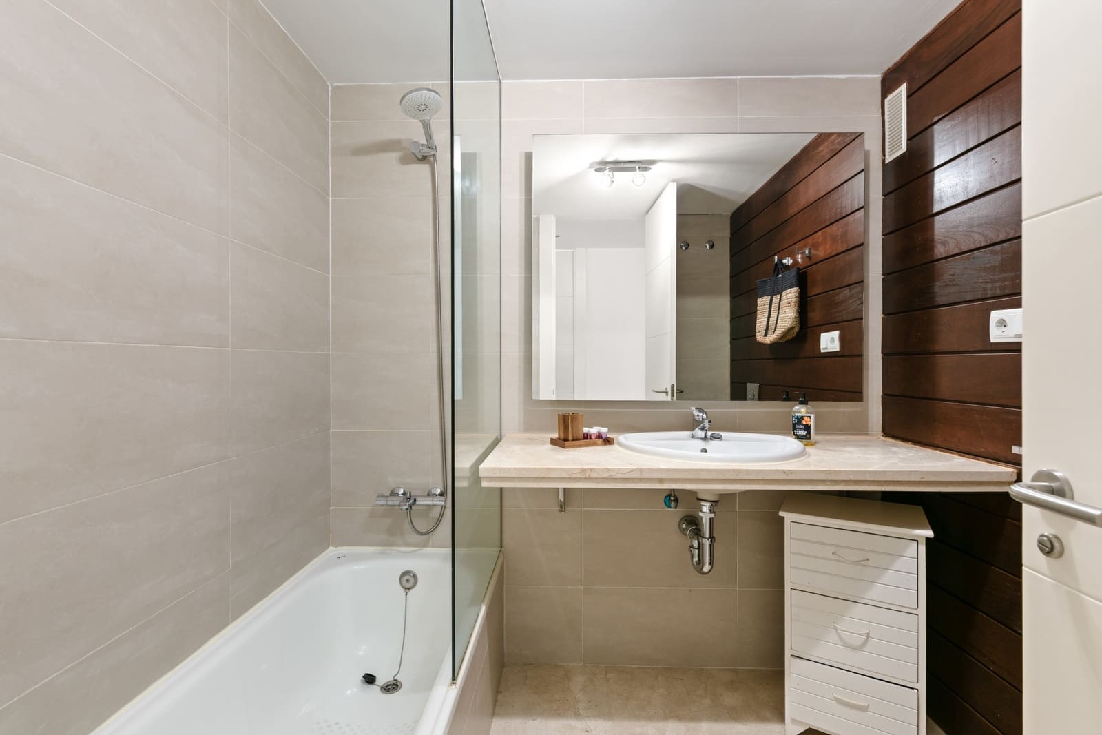 3 sypialnia Apartament na sprzedaż w Manilva z basenem garażem - 349 950 € (Ref: 9201989)