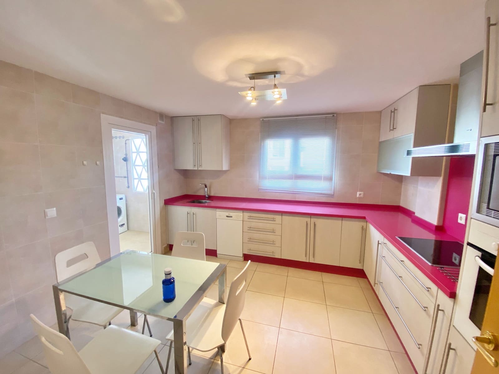 4 makuuhuone Huoneisto myytävänä paikassa Marbella mukana 
autotalli - 450 000 € (Ref: 9205754)