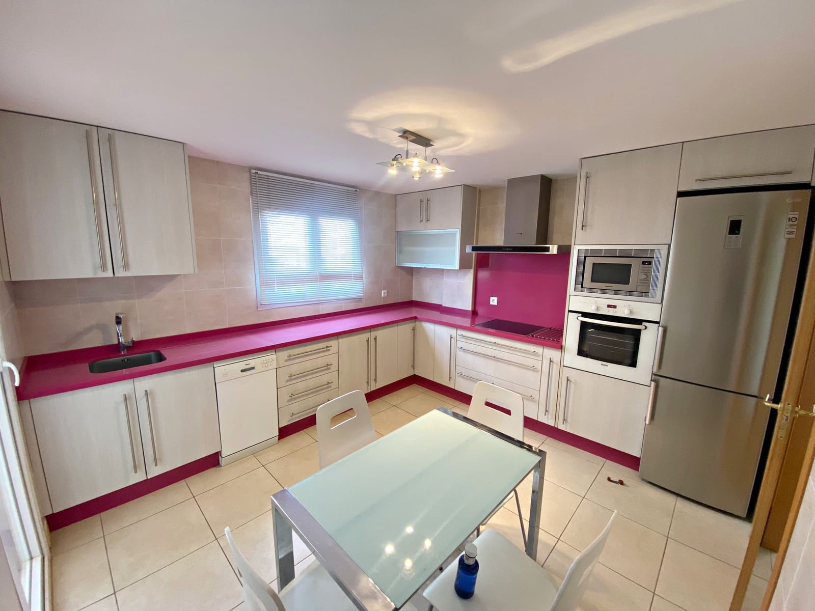 4 makuuhuone Huoneisto myytävänä paikassa Marbella mukana 
autotalli - 450 000 € (Ref: 9205754)