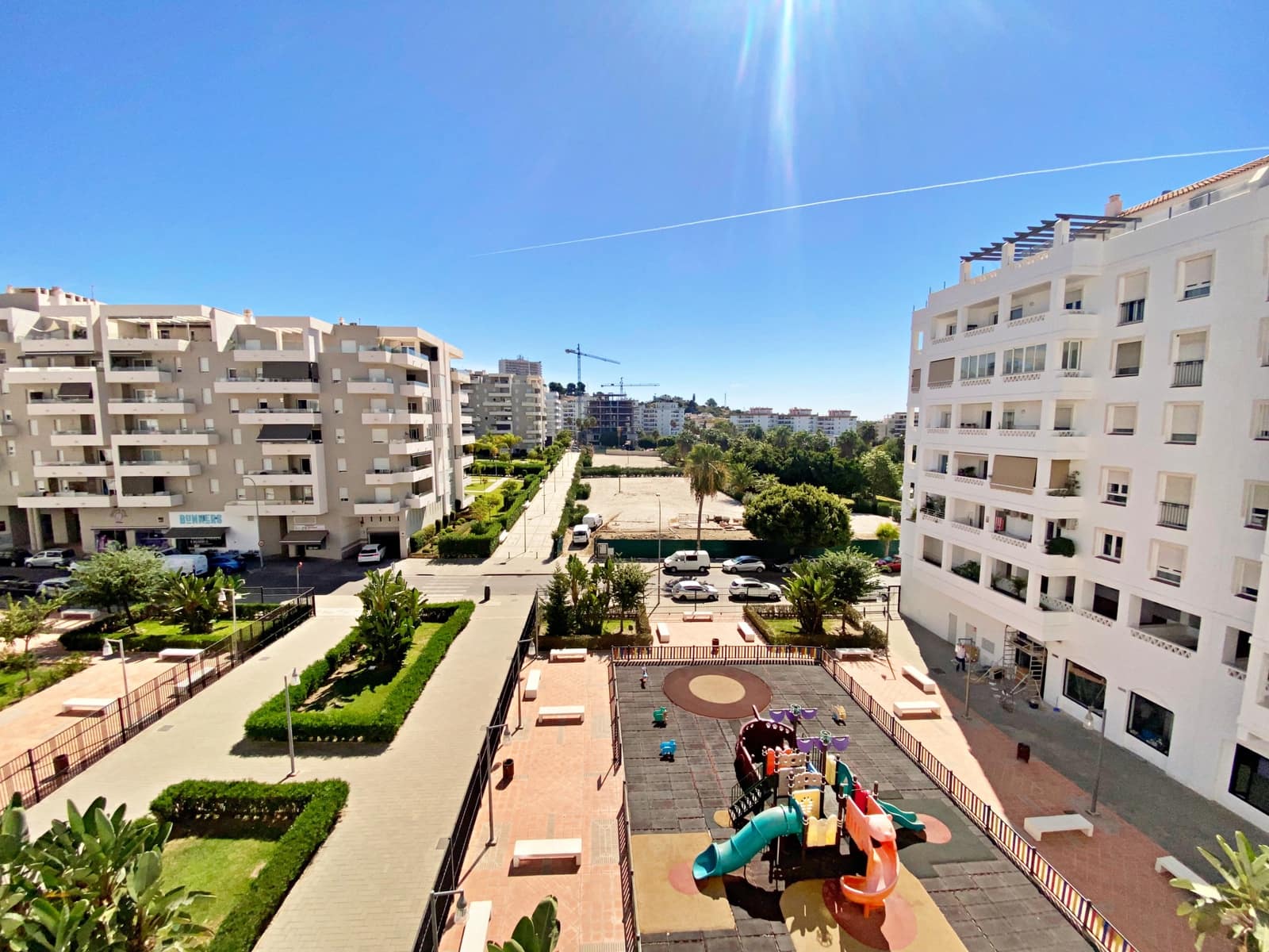 4 makuuhuone Huoneisto myytävänä paikassa Marbella mukana 
autotalli - 450 000 € (Ref: 9205754)