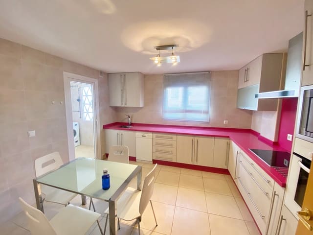 4 makuuhuone Huoneisto myytävänä paikassa Marbella mukana 
autotalli - 450 000 € (Ref: 9205754)