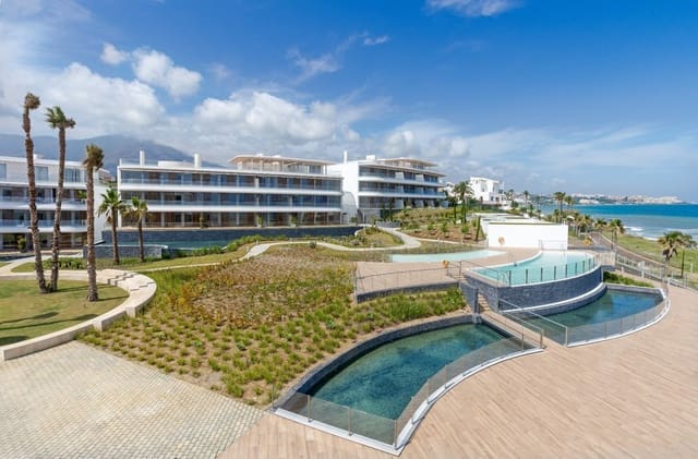 3 chambre Appartement à vendre à Estepona avec piscine garage - 1 950 000 € (Ref: 9211608)