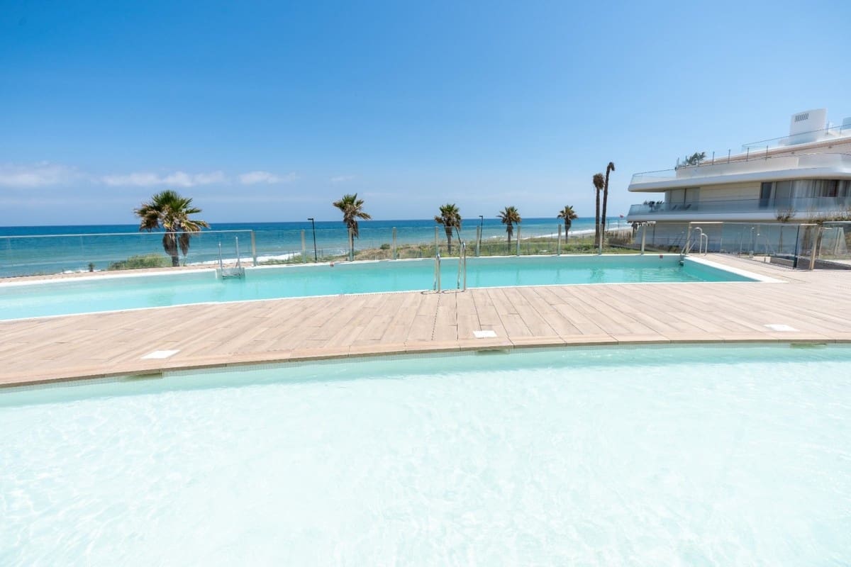 3 makuuhuone Huoneisto myytävänä paikassa Estepona mukana uima-altaan 
autotalli - 1 950 000 € (Ref: 9211608)