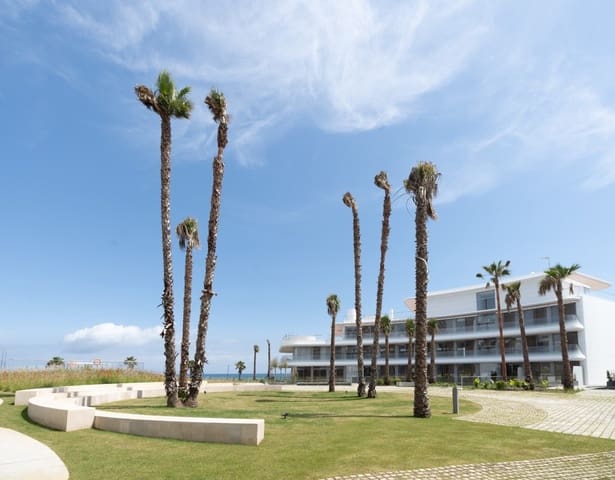 3 chambre Appartement à vendre à Estepona avec piscine garage - 1 950 000 € (Ref: 9211608)