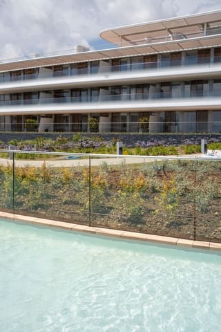3 chambre Appartement à vendre à Estepona avec piscine garage - 1 950 000 € (Ref: 9211608)
