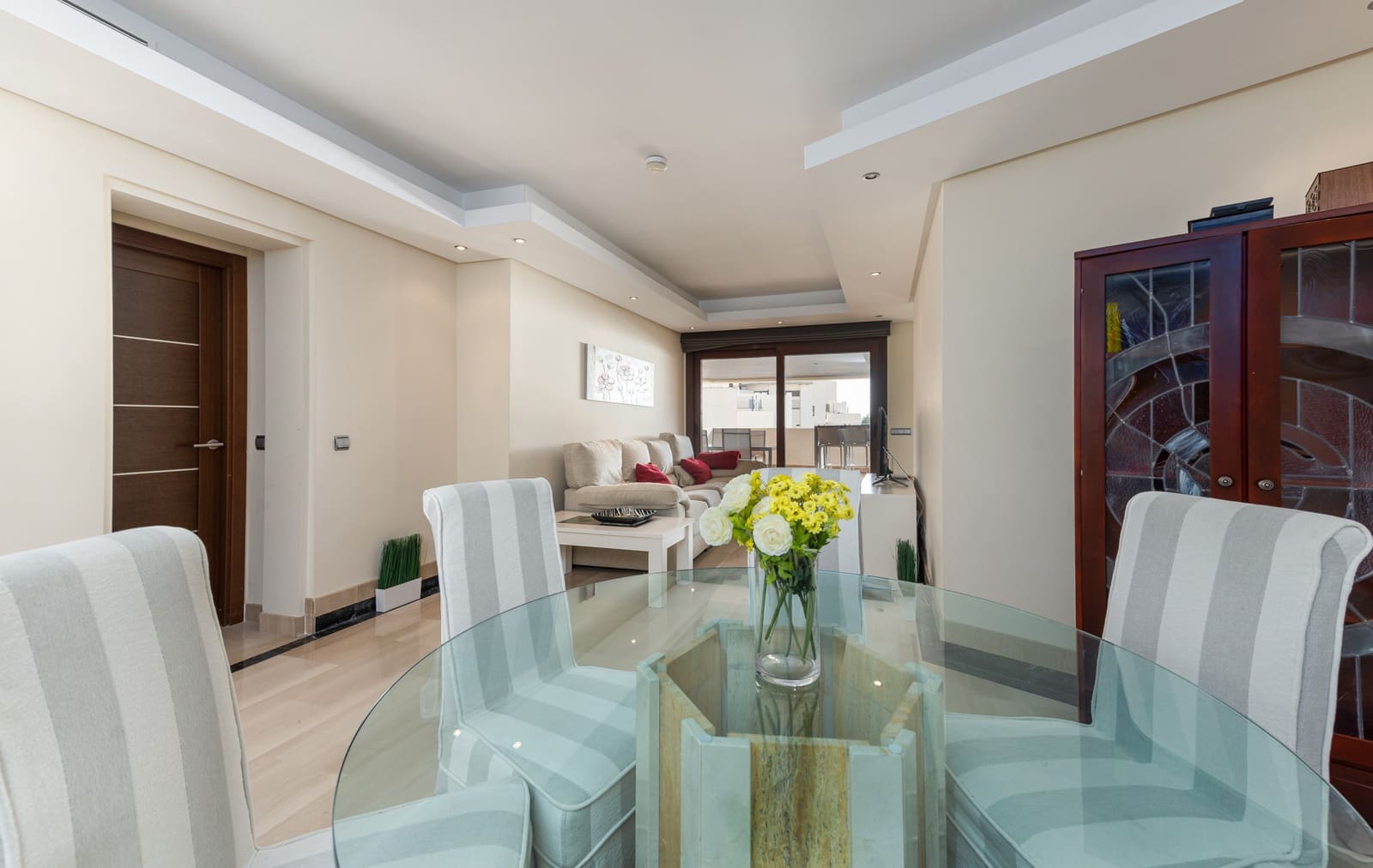 Ático de 2 habitaciones en Estepona en venta con piscina garaje - 630.000 € (Ref: 9242486)