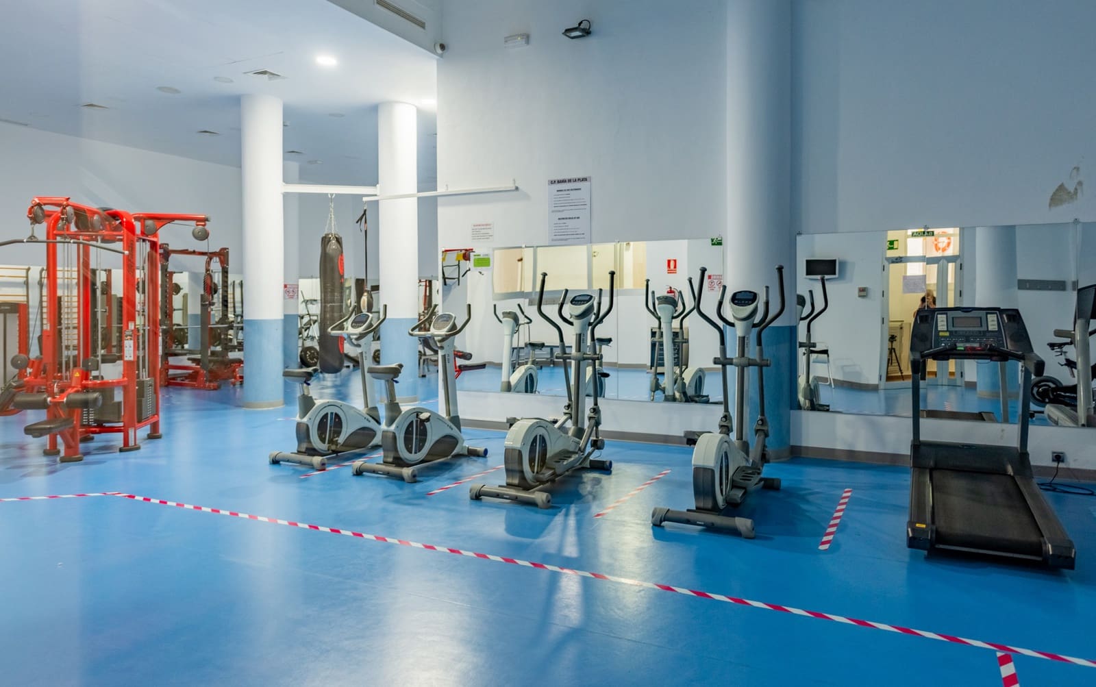 Ático de 2 habitaciones en Estepona en venta con piscina garaje - 630.000 € (Ref: 9242486)