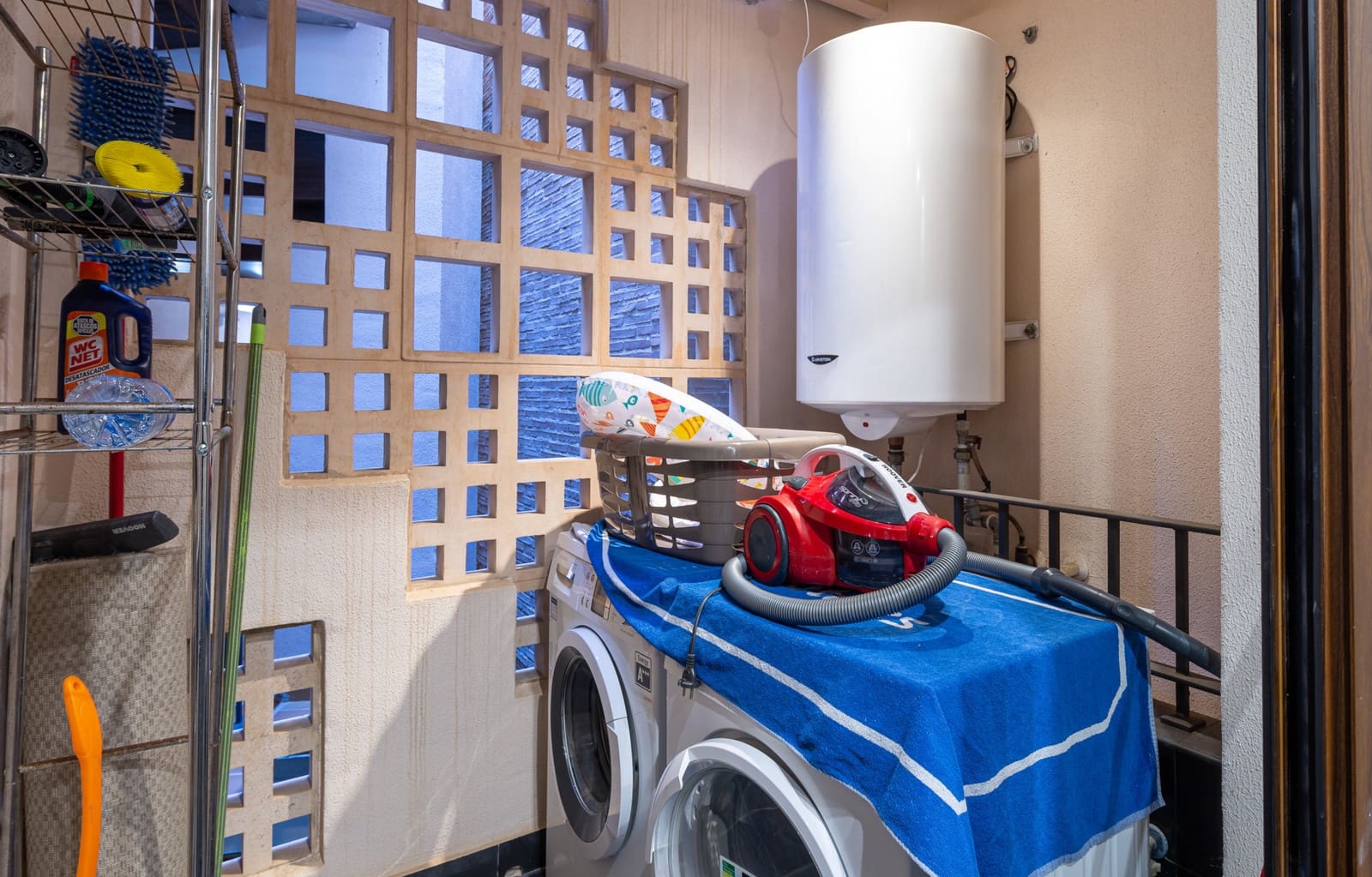 Ático de 2 habitaciones en Estepona en venta con piscina garaje - 630.000 € (Ref: 9242486)