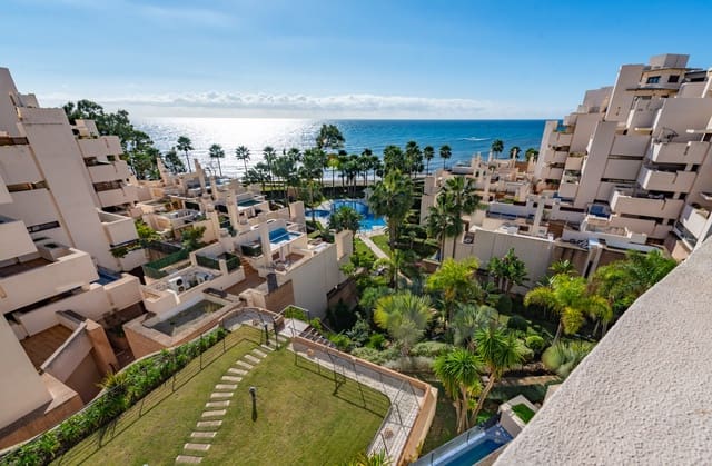 Ático de 2 habitaciones en Estepona en venta con piscina garaje - 630.000 € (Ref: 9242486)