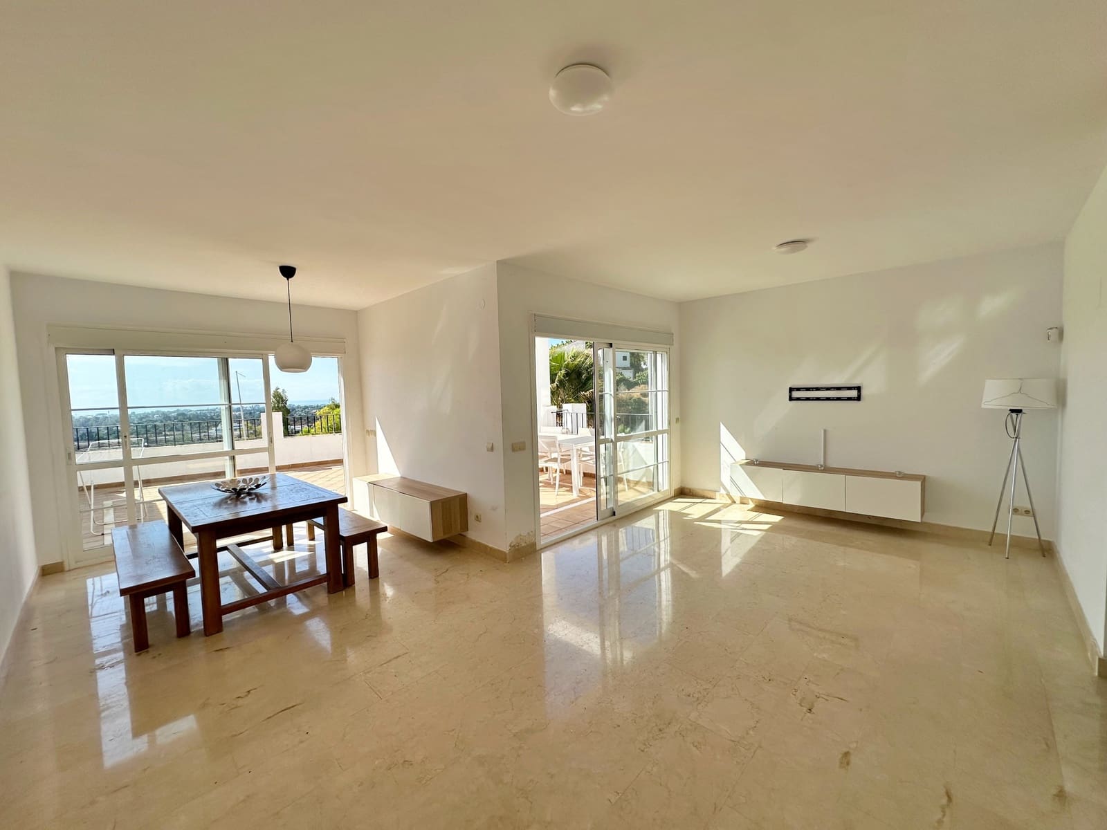 3 soverom Kjedet enebolig til salgs i Benahavis med svømmebasseng garasje - € 649 950 (Ref: 9246187)