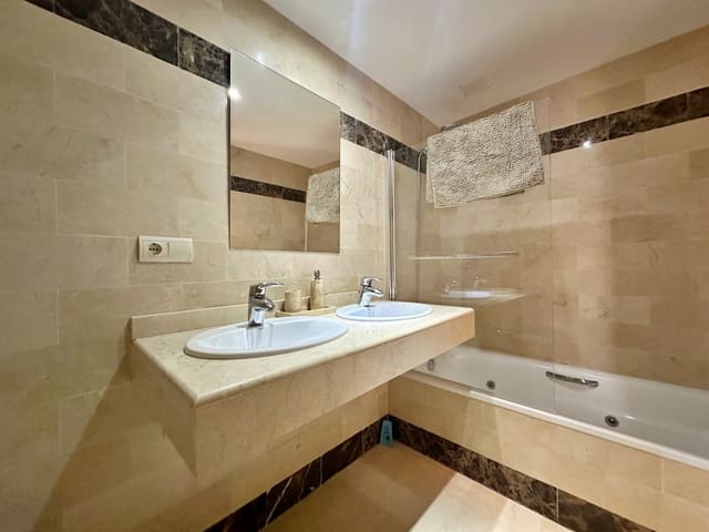 3 sovrum Semi-fristående Villa till salu i Benahavís med pool garage - 649 900 € (Ref: 9246187)