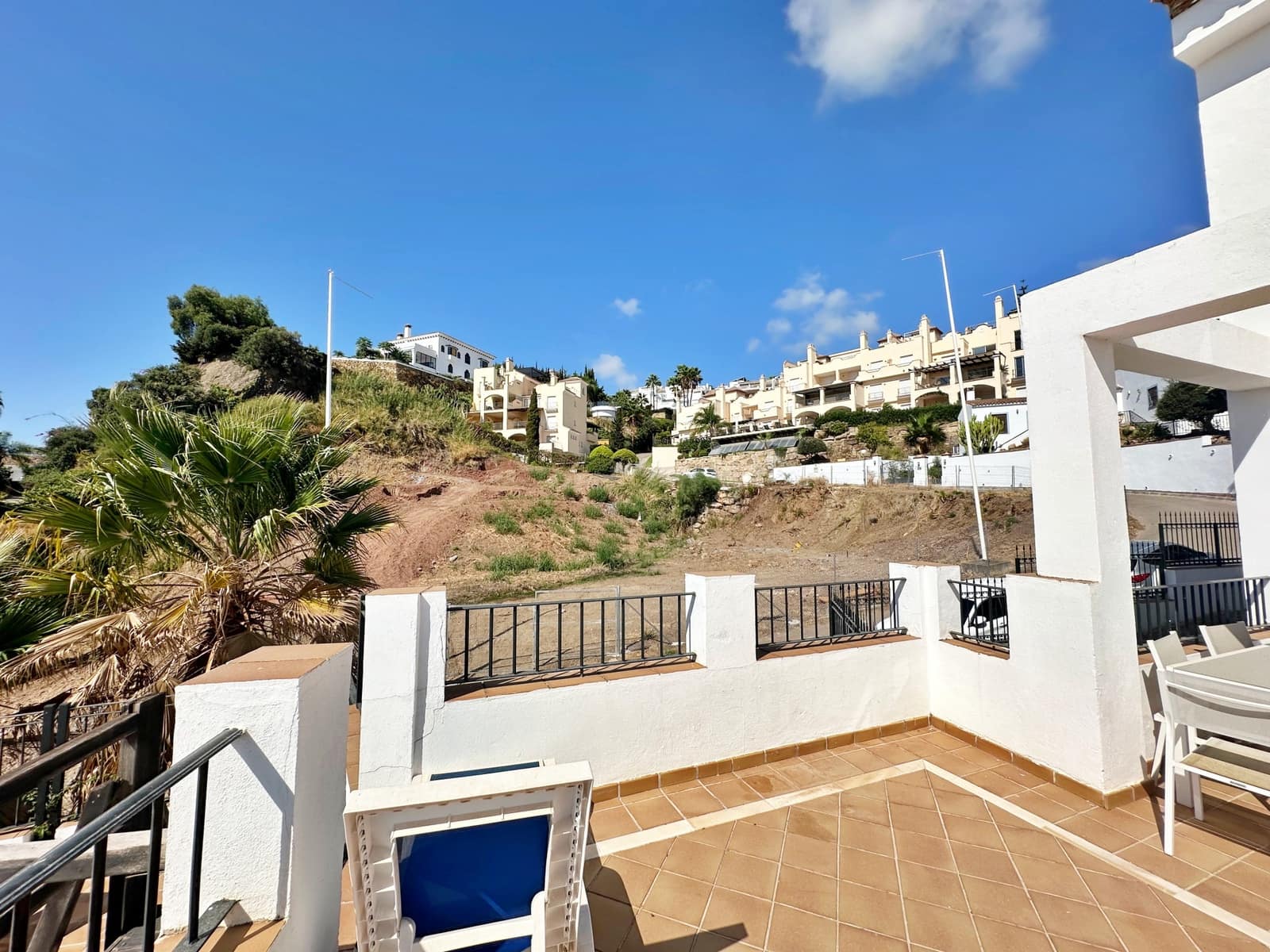 3 soverom Kjedet enebolig til salgs i Benahavis med svømmebasseng garasje - € 649 950 (Ref: 9246187)