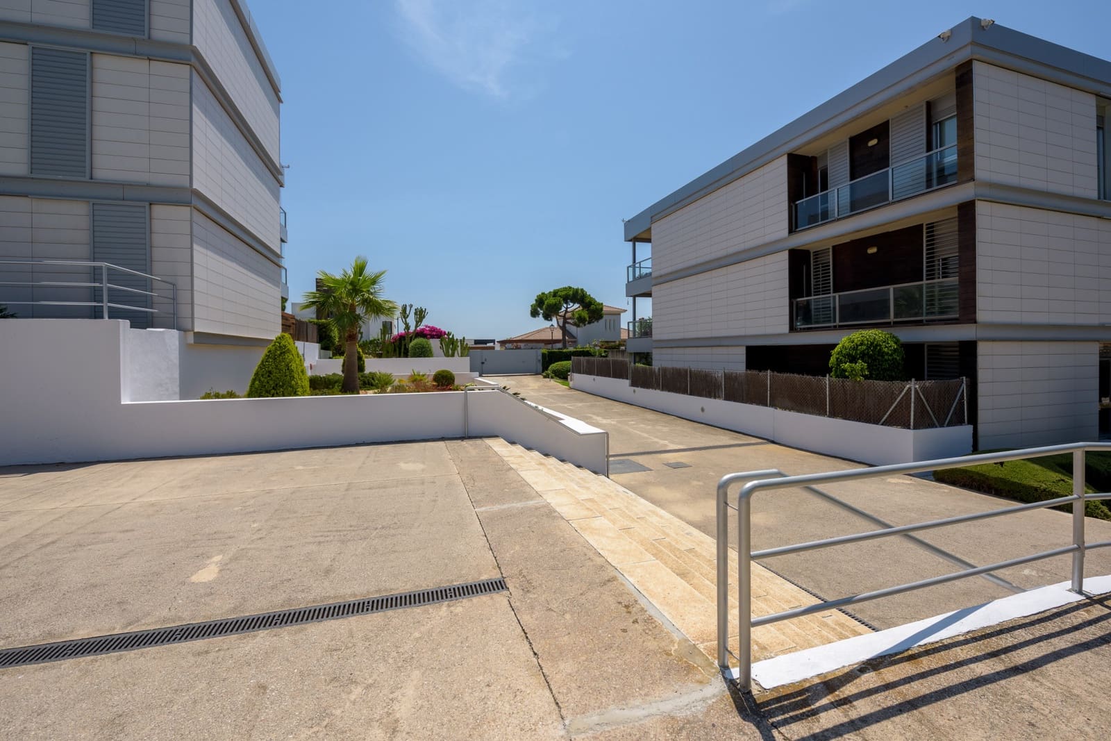 3 sypialnia Apartament na sprzedaż w Manilva z basenem garażem - 349 950 € (Ref: 9293475)