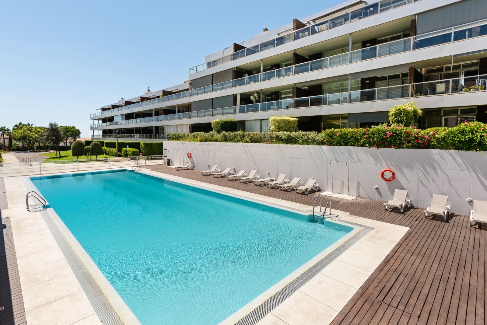 3 sypialnia Apartament na sprzedaż w Manilva z basenem garażem - 349 950 € (Ref: 9293475)