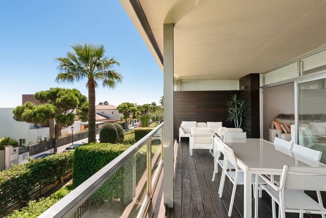 3 sypialnia Apartament na sprzedaż w Manilva z basenem garażem - 349 950 € (Ref: 9293475)