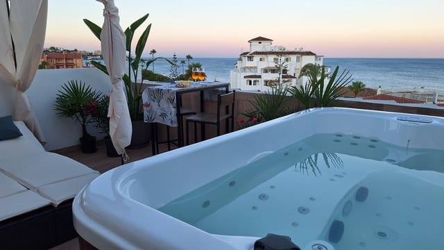 3 sypialnia Penthouse na sprzedaż w Estepona z garażem - 429 900 € (Ref: 9378427)