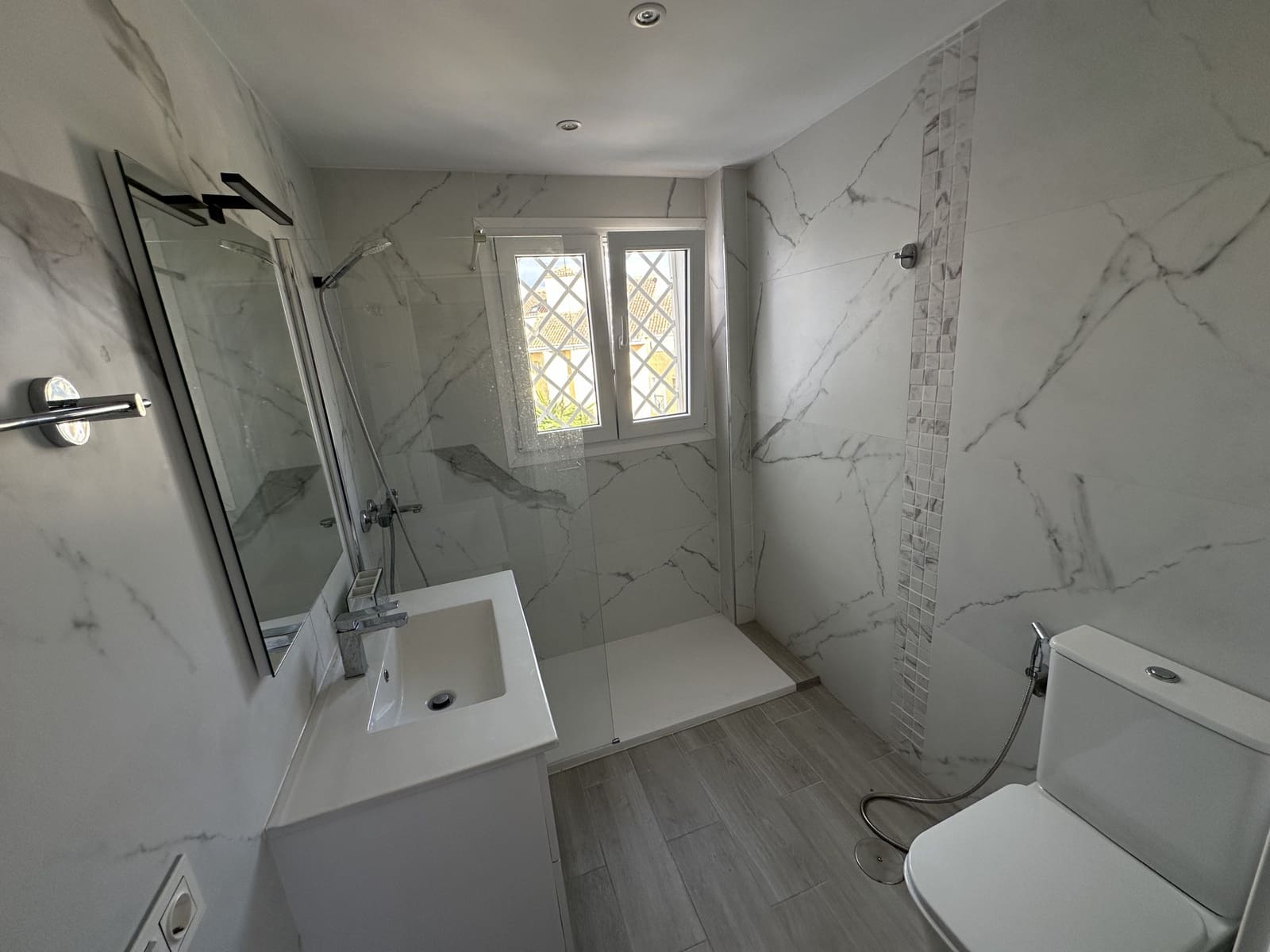 3 soveværelse Penthouse til salg i Bel-Air med swimmingpool - € 399.000 (Ref: 9426554)