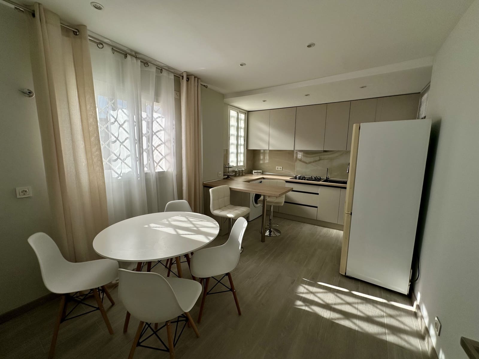 3 soveværelse Penthouse til salg i Bel-Air med swimmingpool - € 399.000 (Ref: 9426554)