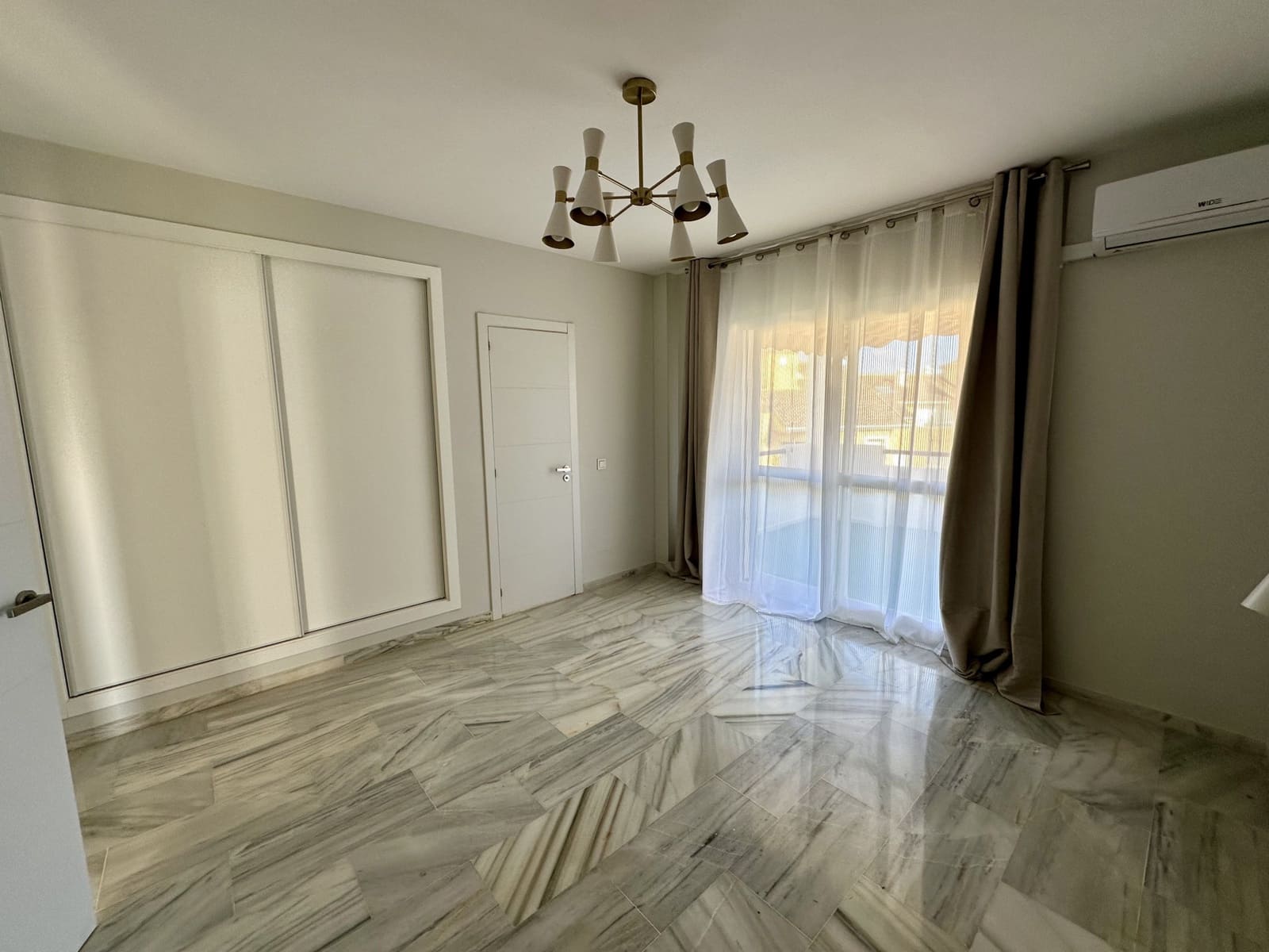 3 soveværelse Penthouse til salg i Bel-Air med swimmingpool - € 399.000 (Ref: 9426554)