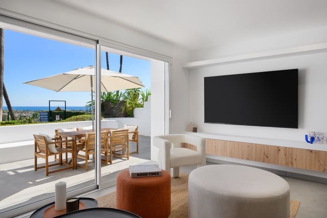 3 soveværelse Lejlighed til salg i El Paraiso, Estepona - € 749.000 (Ref: 9447340)