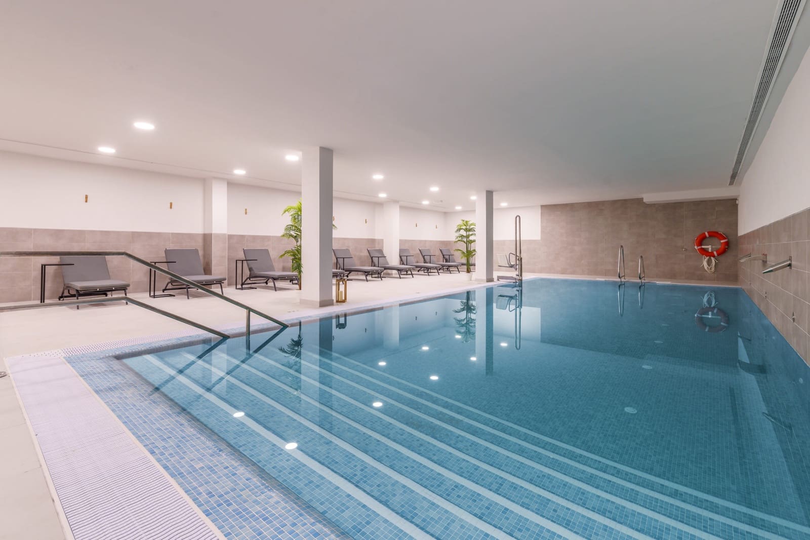 4 Zimmer Apartment zu verkaufen in Mijas Costa mit Pool Garage - 742.600 € (Ref: 9451455)