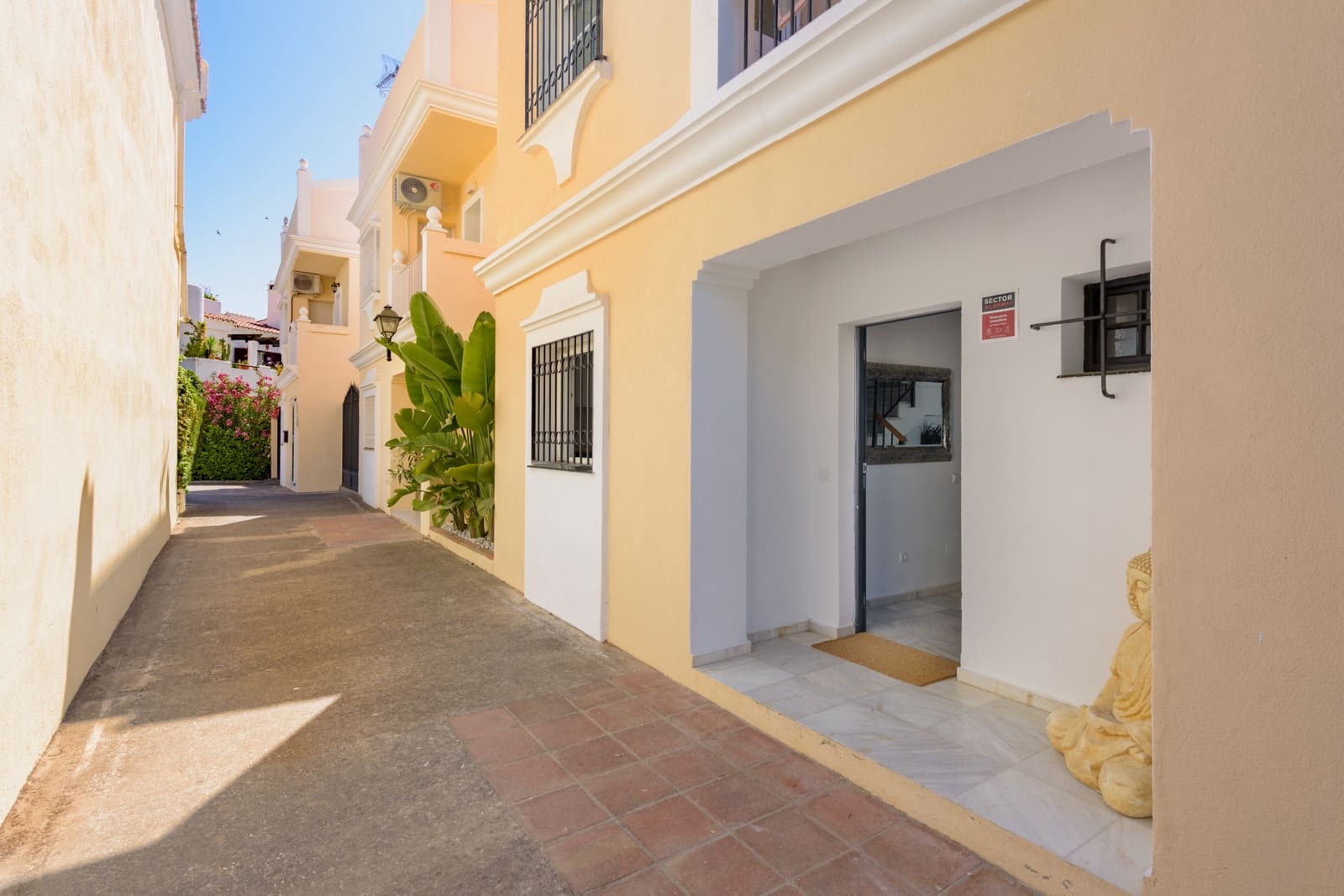 4 slaapkamer Villa te koop in Bel-Air met zwembad garage - € 795.000 (Ref: 9552416)