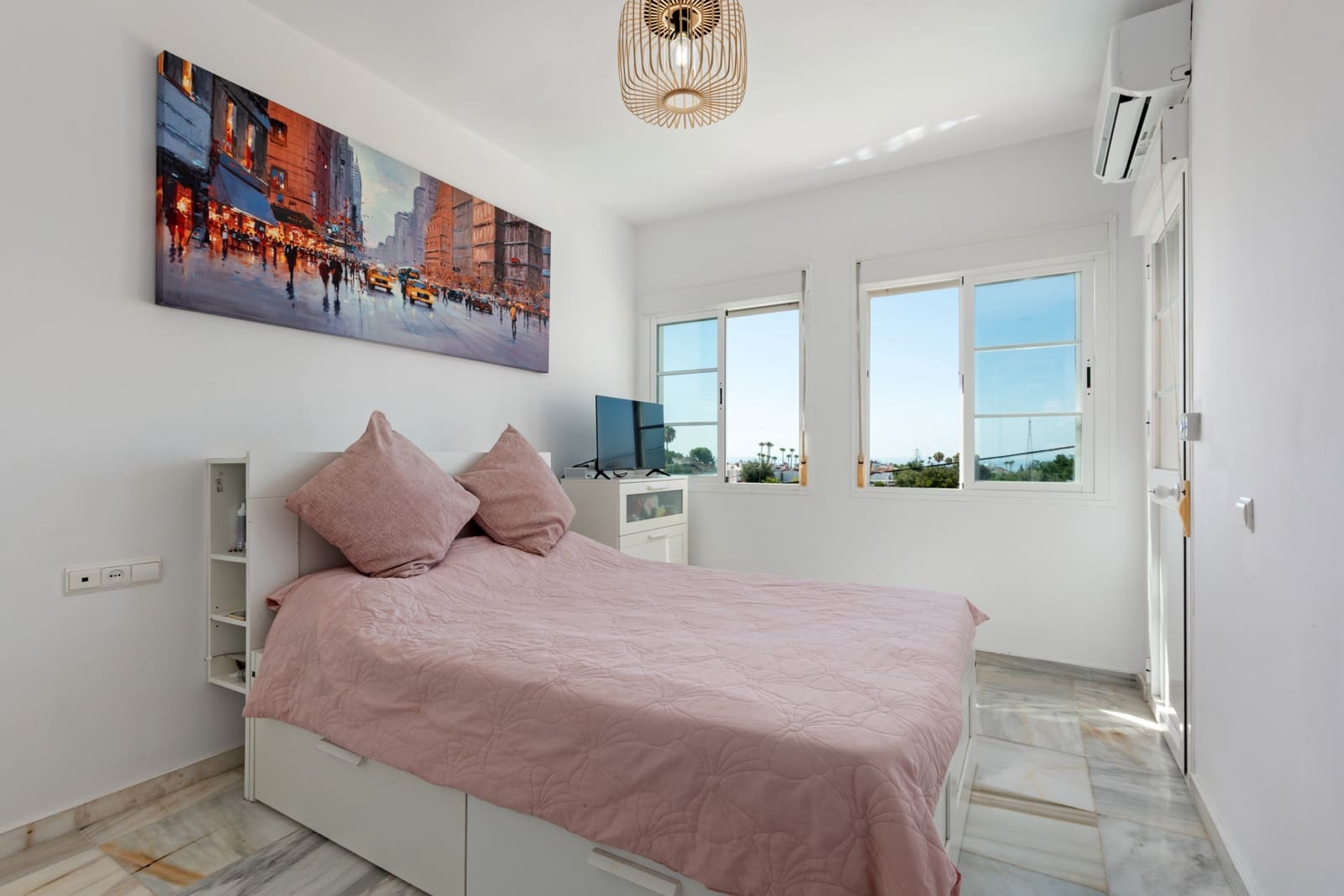 4 slaapkamer Villa te koop in Bel-Air met zwembad garage - € 795.000 (Ref: 9552416)