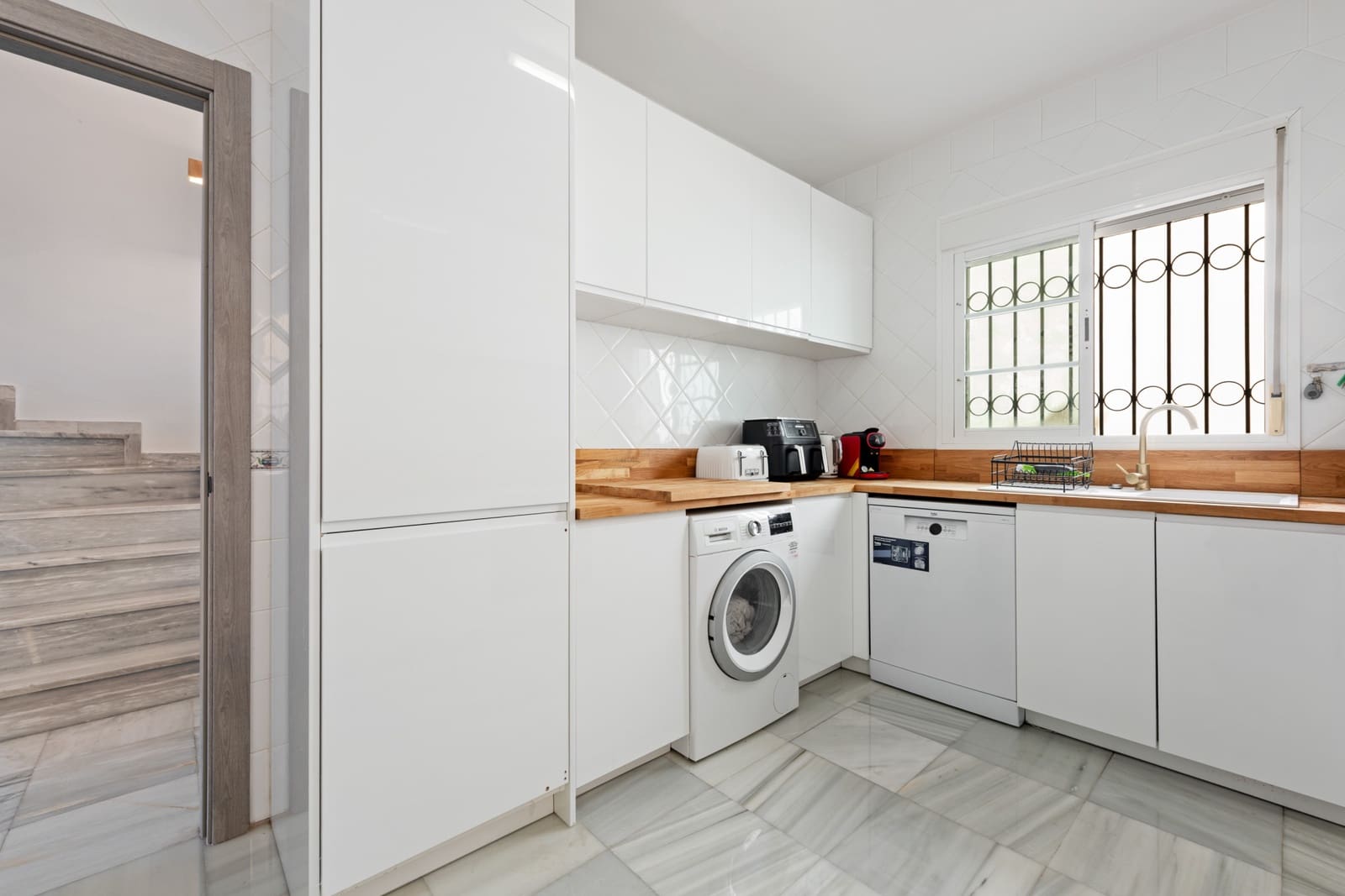 4 slaapkamer Villa te koop in Bel-Air met zwembad garage - € 795.000 (Ref: 9552416)