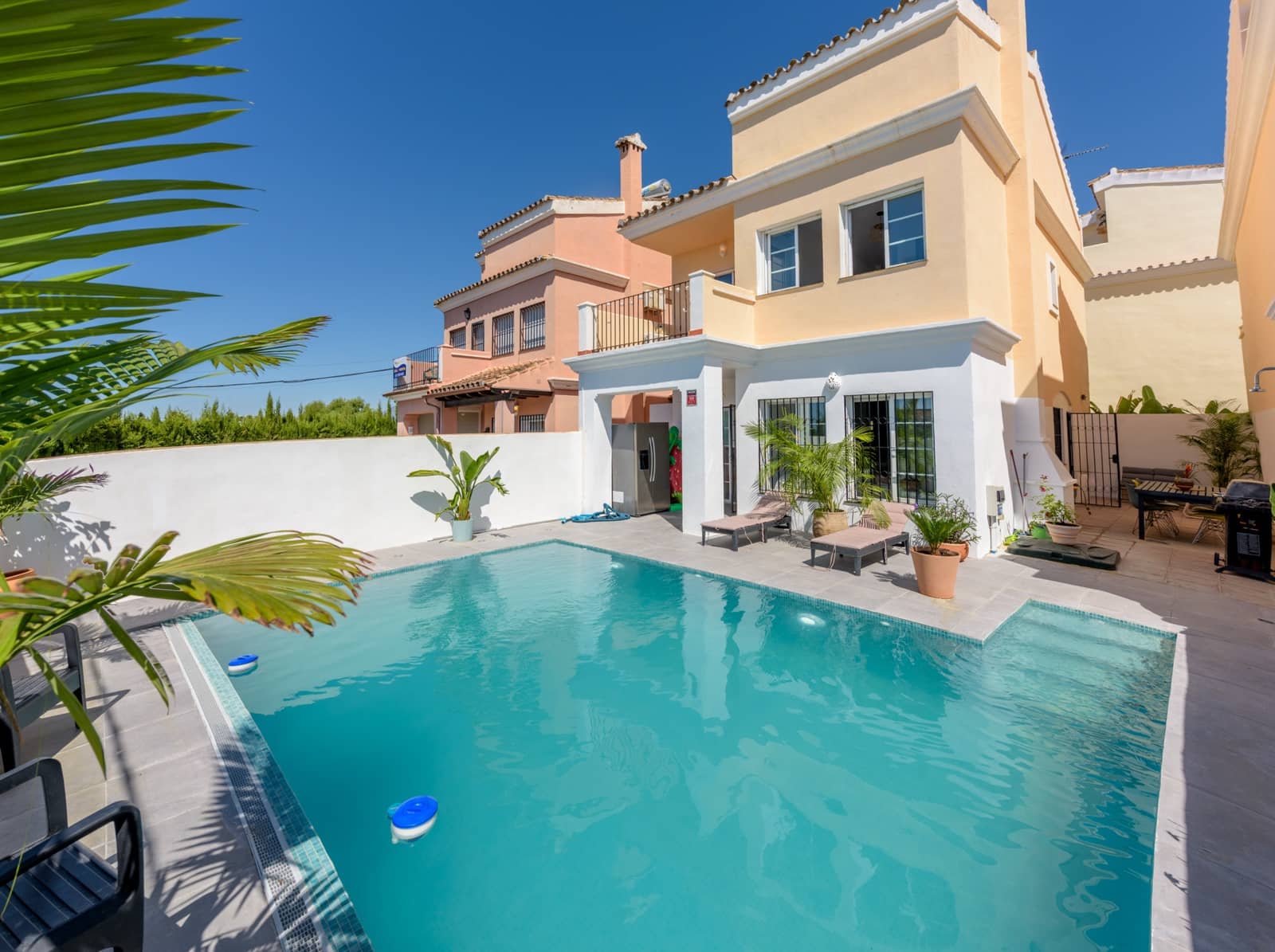 4 slaapkamer Villa te koop in Bel-Air met zwembad garage - € 795.000 (Ref: 9552416)
