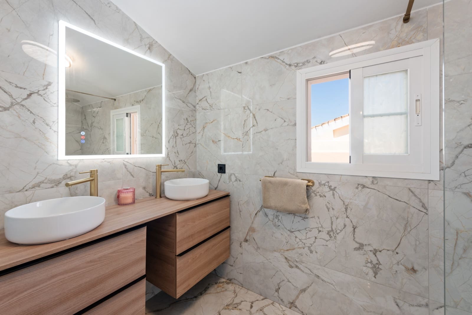 4 slaapkamer Villa te koop in Bel-Air met zwembad garage - € 795.000 (Ref: 9552416)