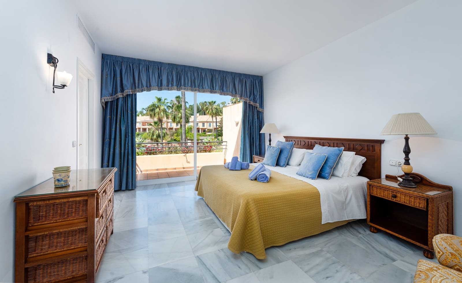 3 soveværelse Byhus til salg i Benahavis med swimmingpool garage - € 595.000 (Ref: 9588945)