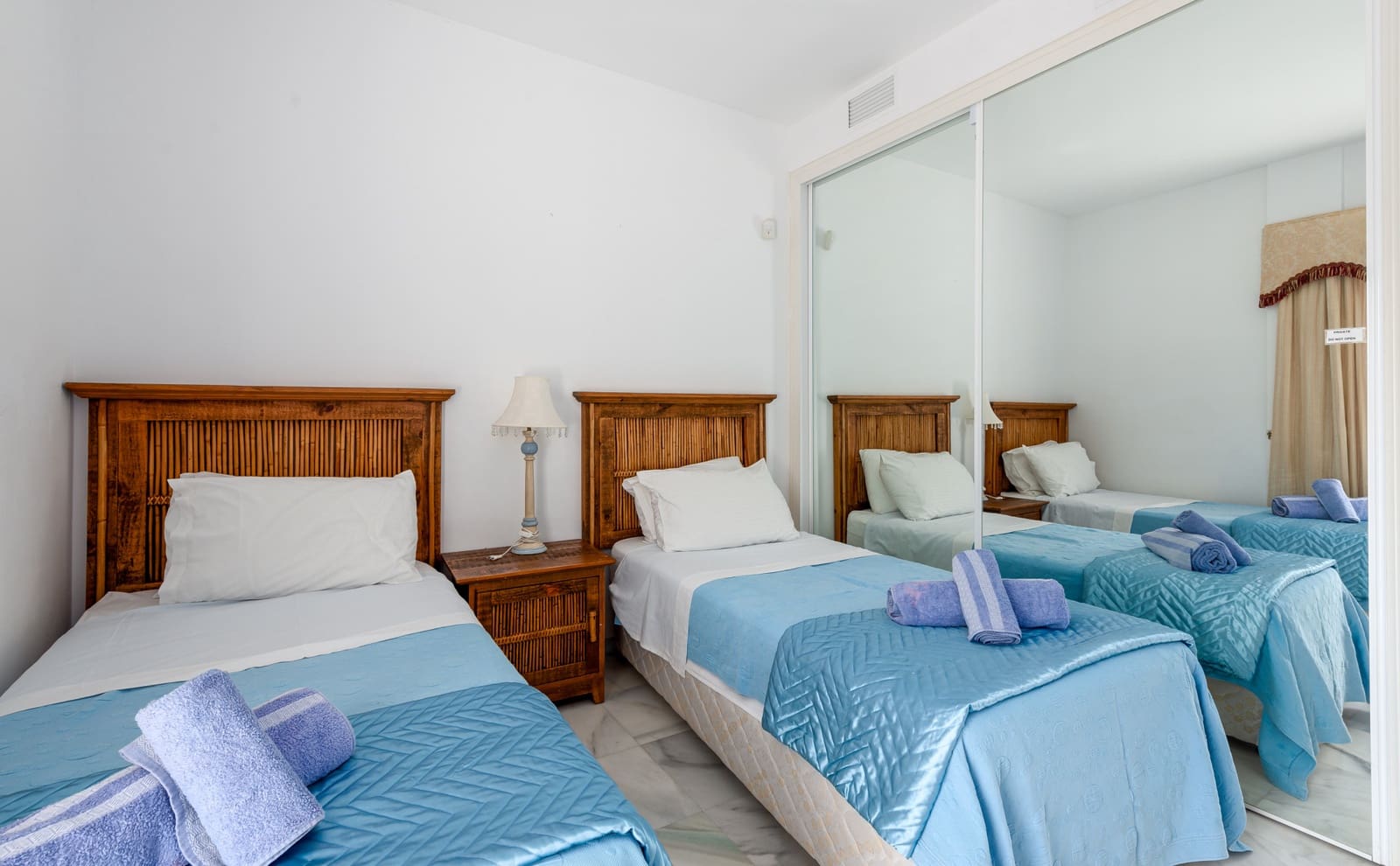 3 soveværelse Byhus til salg i Benahavis med swimmingpool garage - € 595.000 (Ref: 9588945)