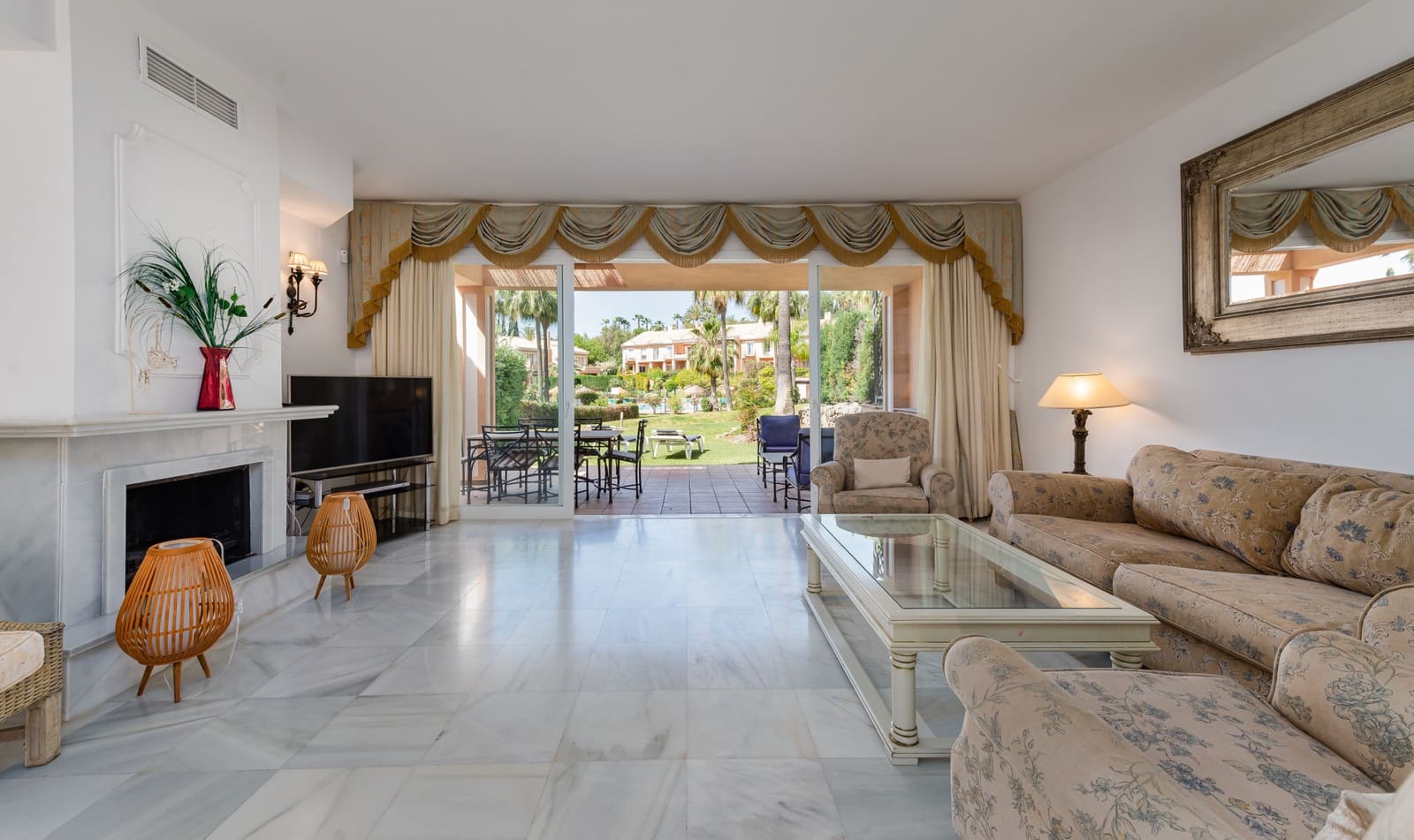 3 soveværelse Byhus til salg i Benahavis med swimmingpool garage - € 595.000 (Ref: 9588945)