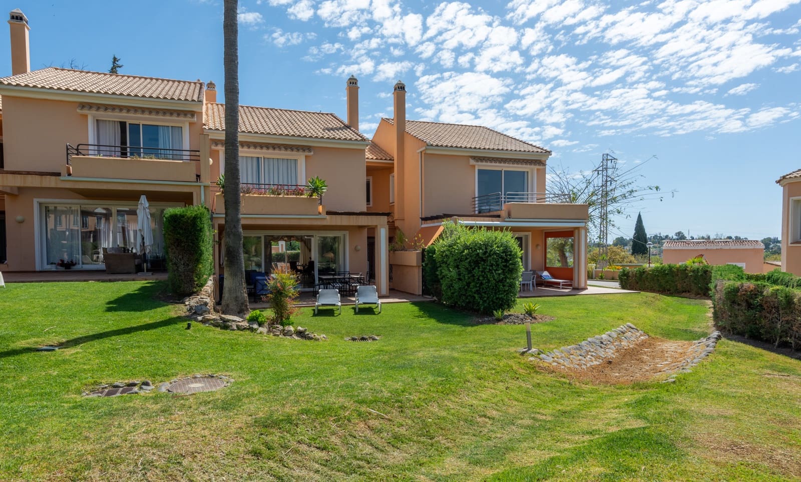 3 soveværelse Byhus til salg i Benahavis med swimmingpool garage - € 595.000 (Ref: 9588945)