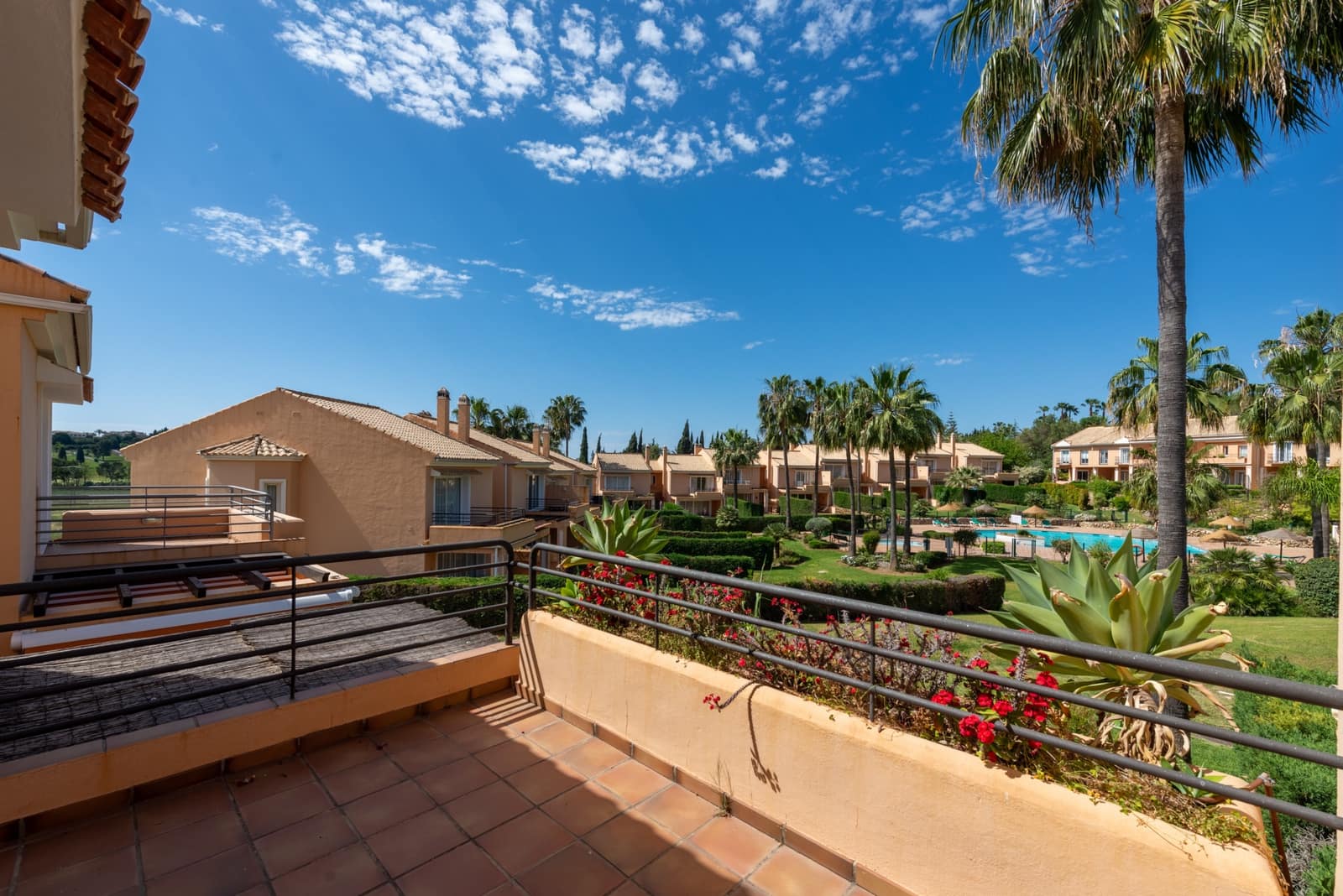 3 soveværelse Byhus til salg i Benahavis med swimmingpool garage - € 595.000 (Ref: 9588945)