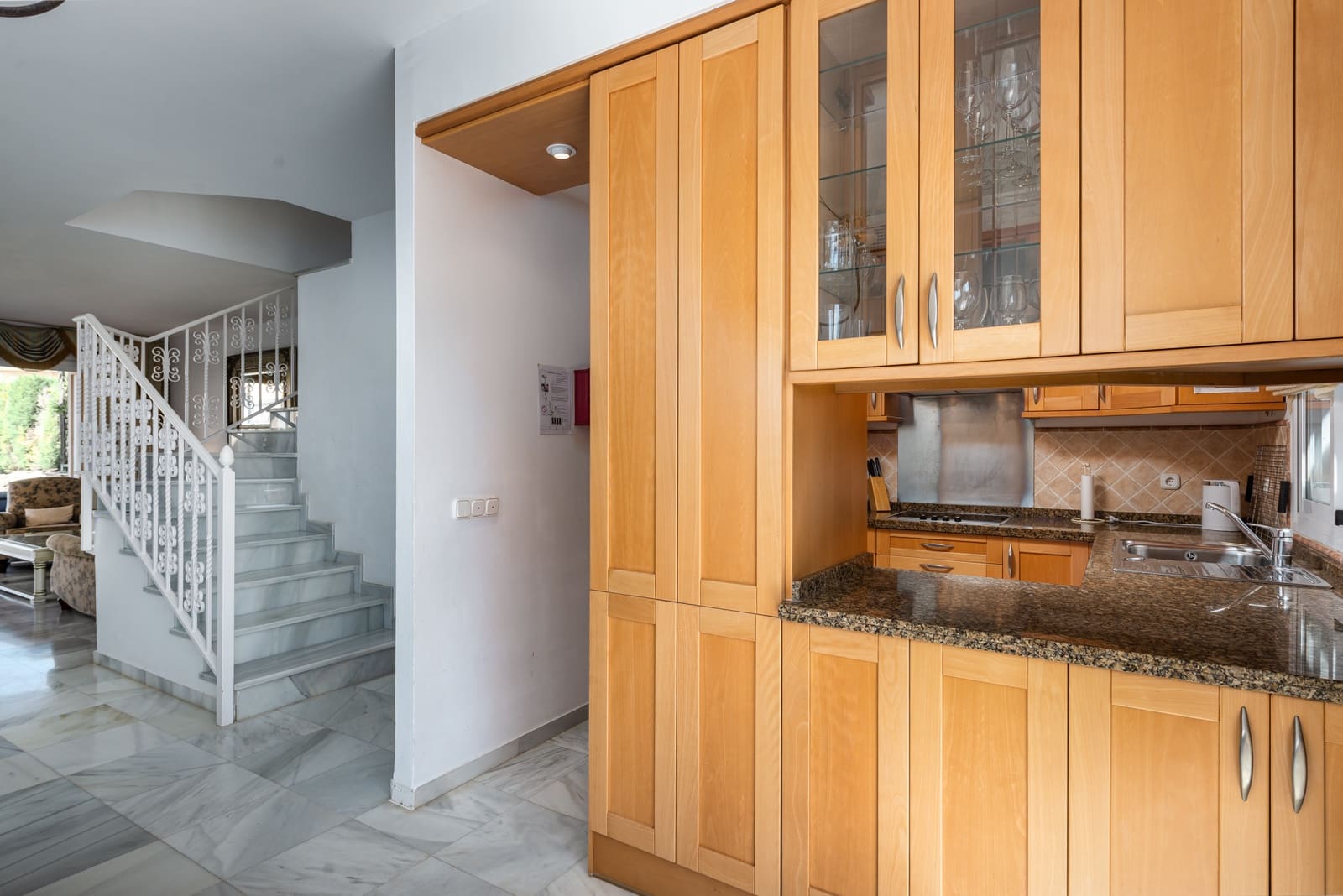 3 soveværelse Byhus til salg i Benahavis med swimmingpool garage - € 595.000 (Ref: 9588945)