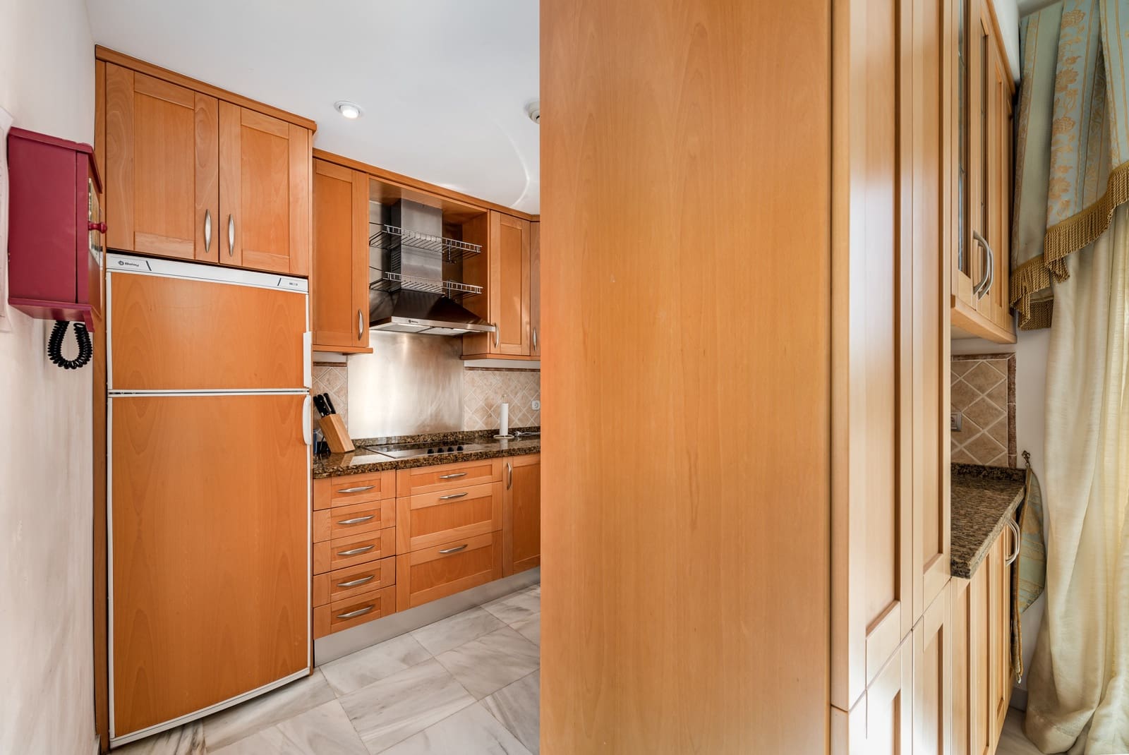 3 soveværelse Byhus til salg i Benahavis med swimmingpool garage - € 595.000 (Ref: 9588945)