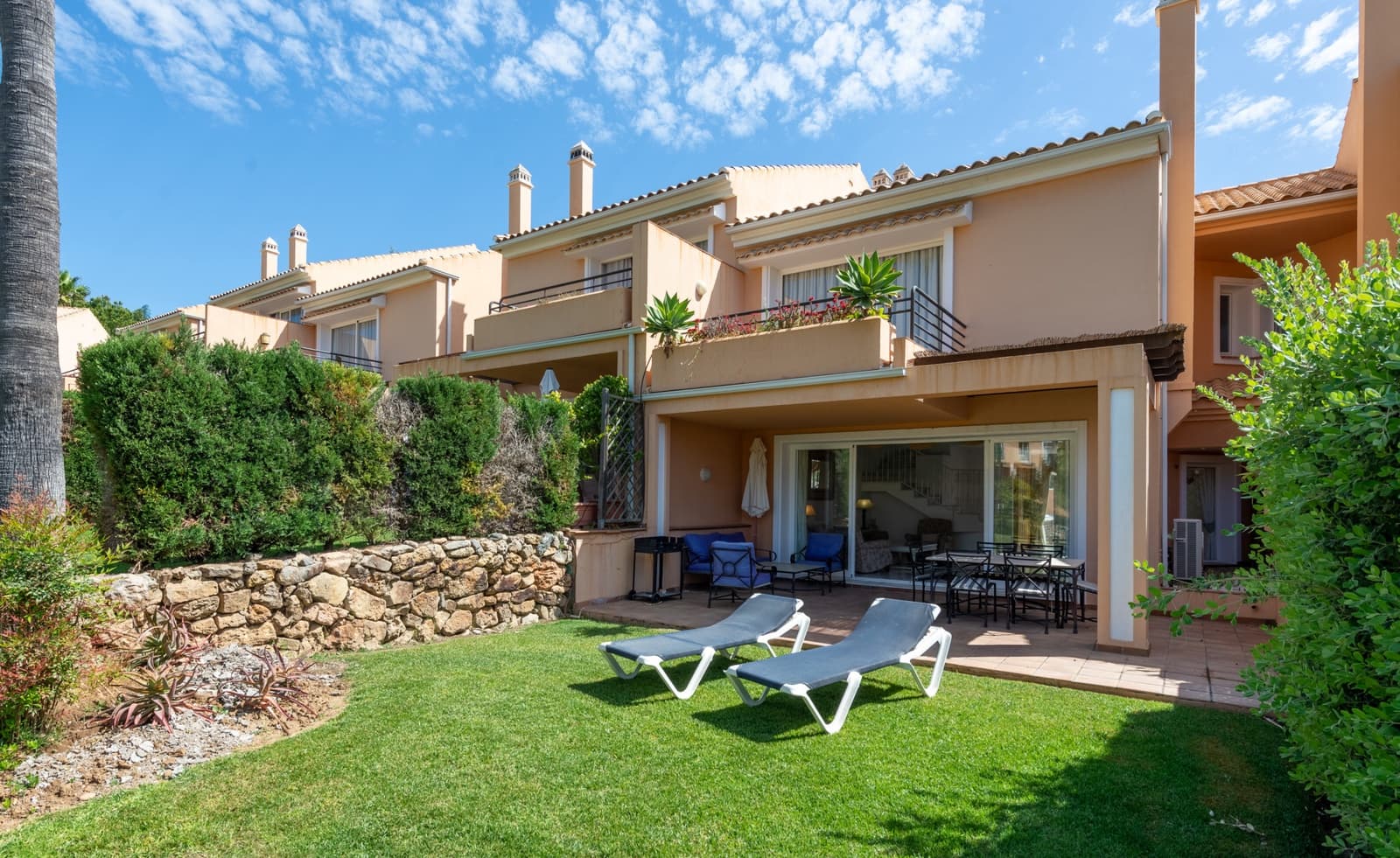 3 soveværelse Byhus til salg i Benahavis med swimmingpool garage - € 595.000 (Ref: 9588945)