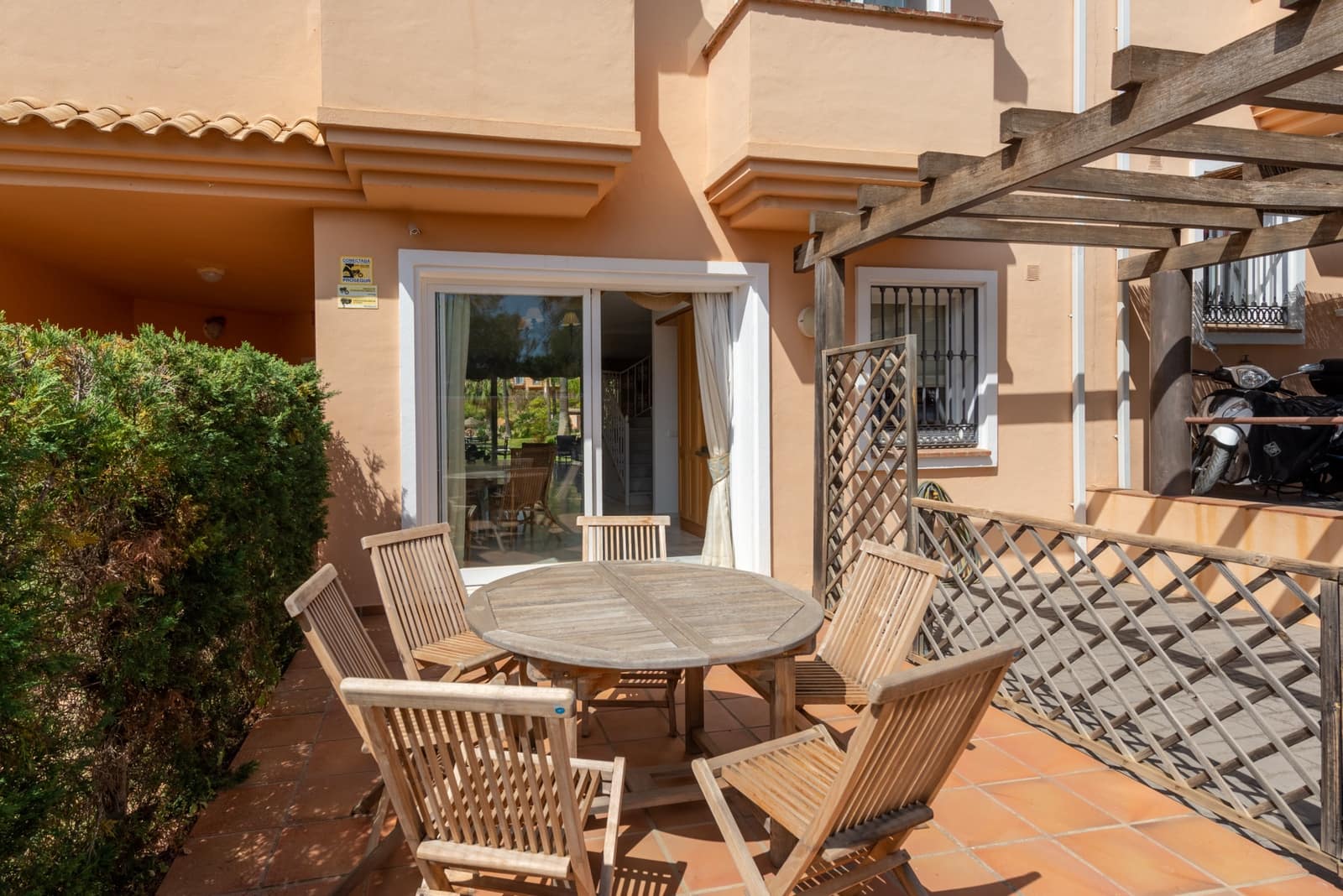 3 soveværelse Byhus til salg i Benahavis med swimmingpool garage - € 595.000 (Ref: 9588945)