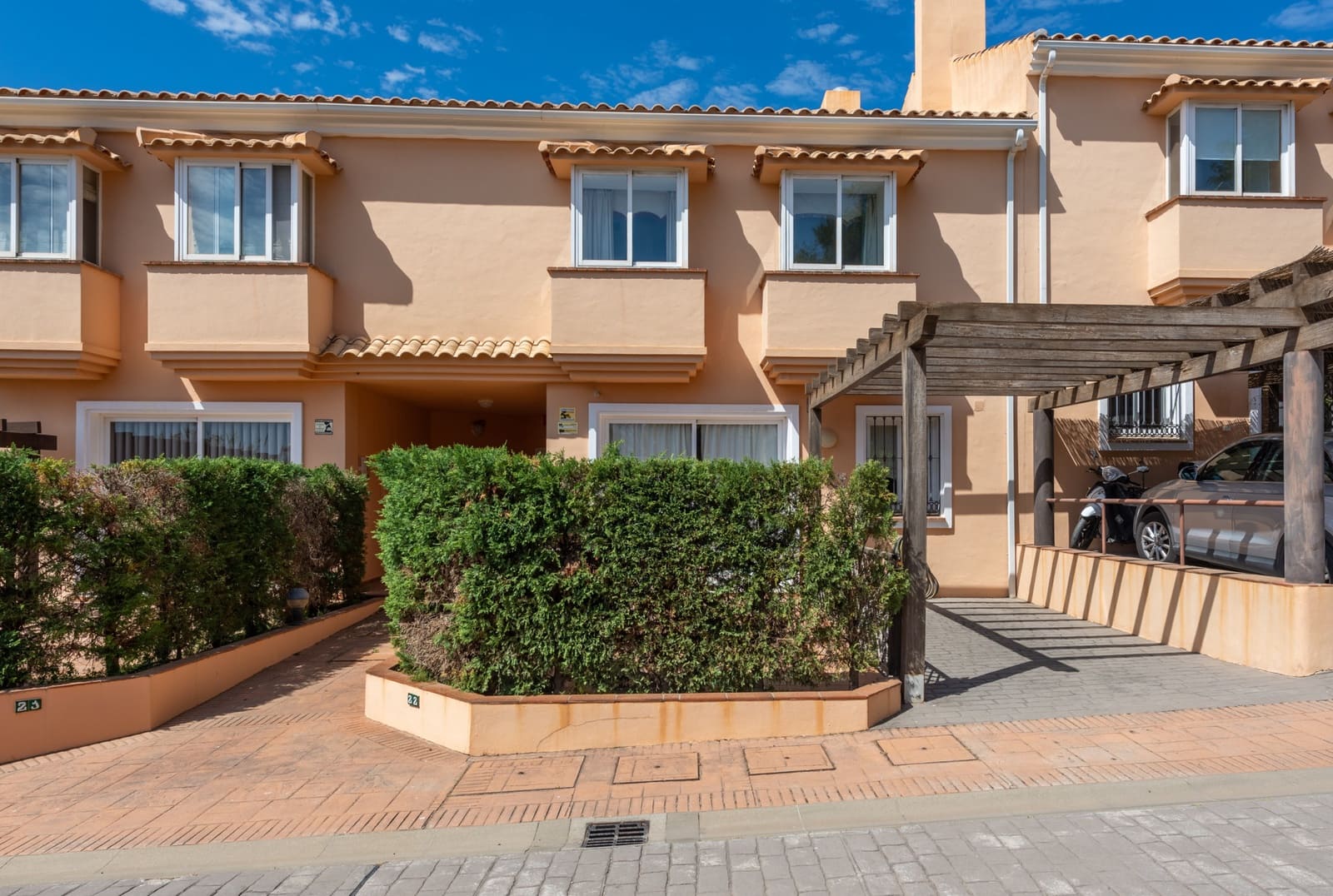 3 soveværelse Byhus til salg i Benahavis med swimmingpool garage - € 595.000 (Ref: 9588945)