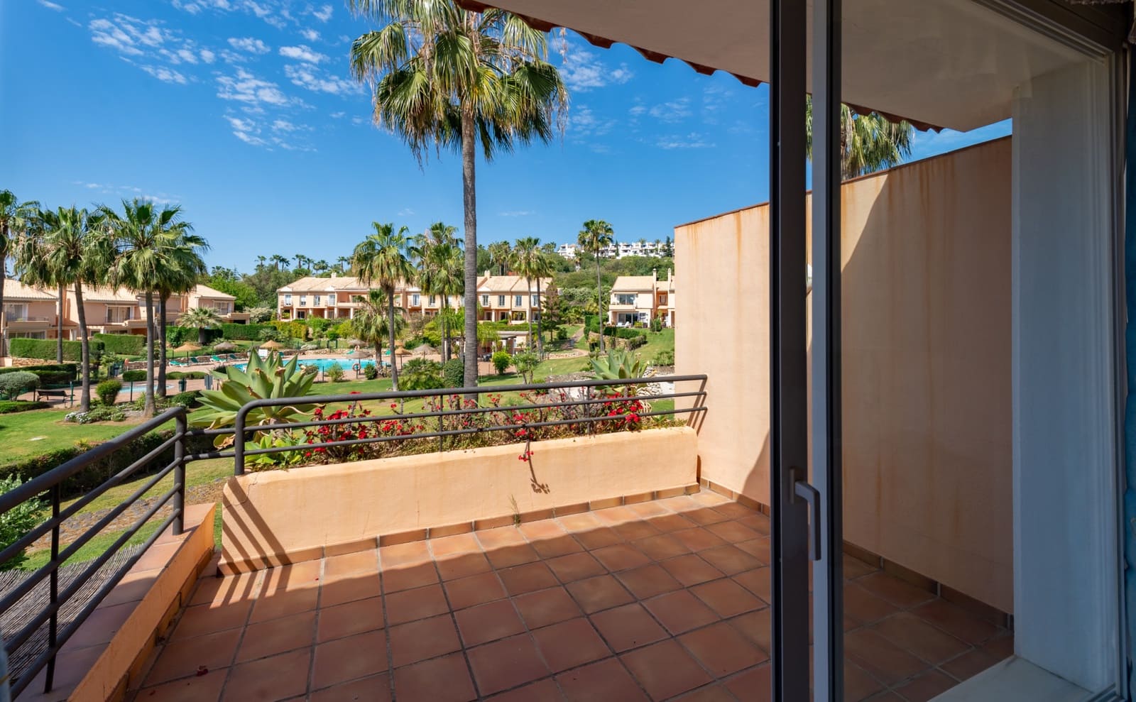 3 soverom Hus til salgs i Benahavis med svømmebasseng garasje - € 595 000 (Ref: 9588945)