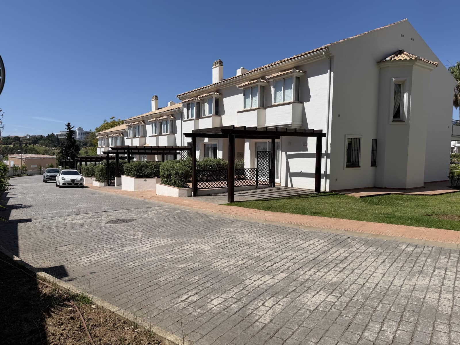 3 soverom Hus til salgs i Benahavis med svømmebasseng garasje - € 595 000 (Ref: 9588945)
